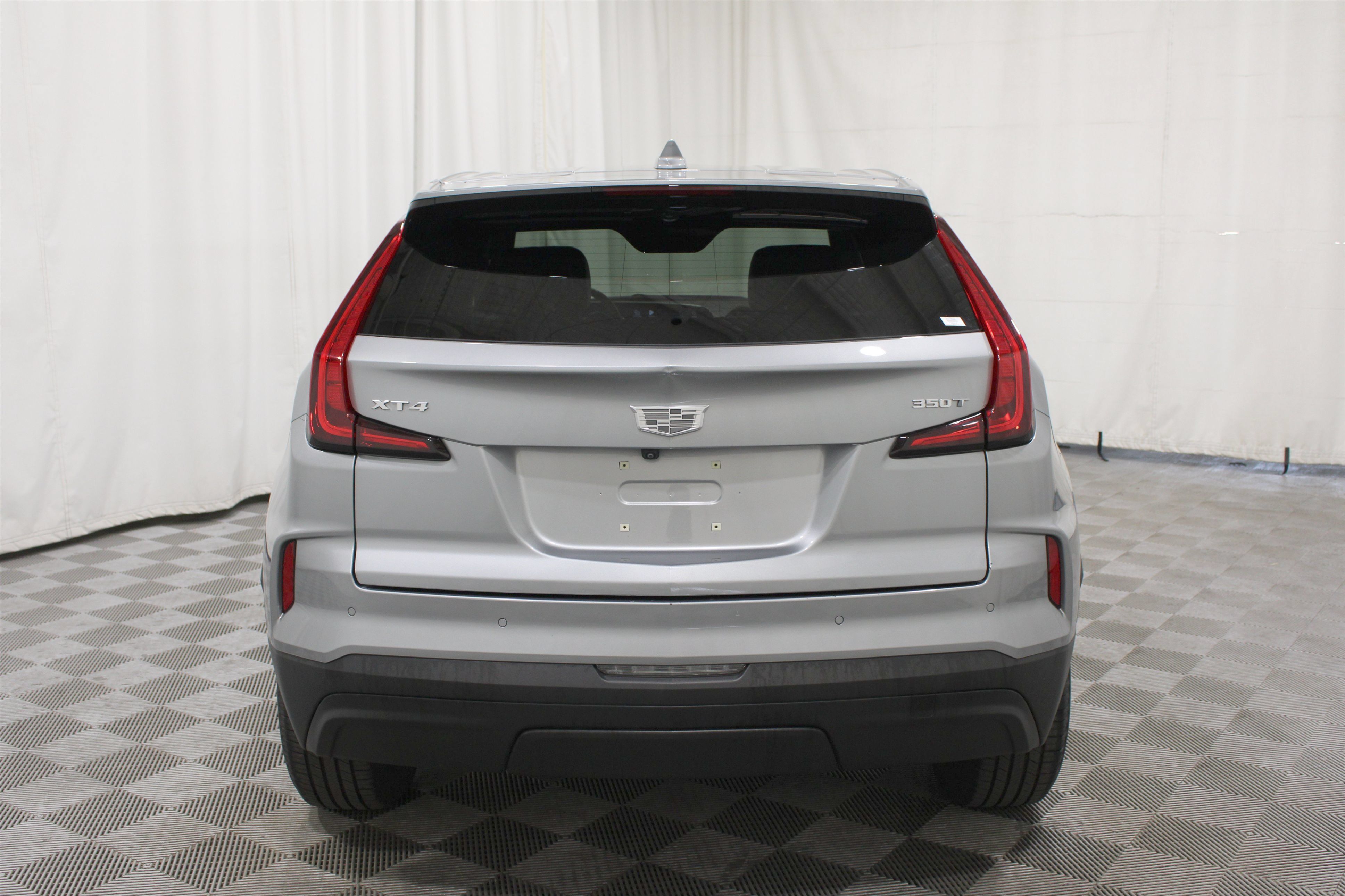 Certified 2024 Cadillac XT4 Luxury w/ Cold Weather Package FWD image 35