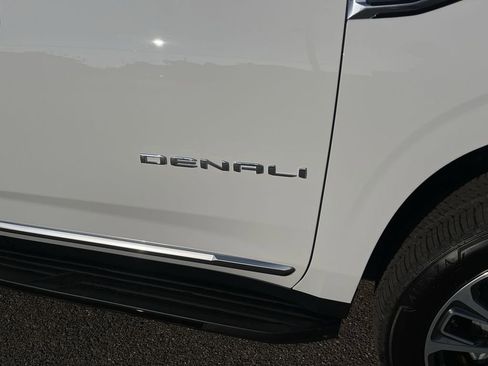 New 2026 GMC Yukon XL Denali w/ LPO, Floor Liner Package image 33