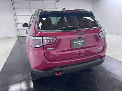 Used 2020 Jeep Compass Trailhawk AWD/4WD image 13