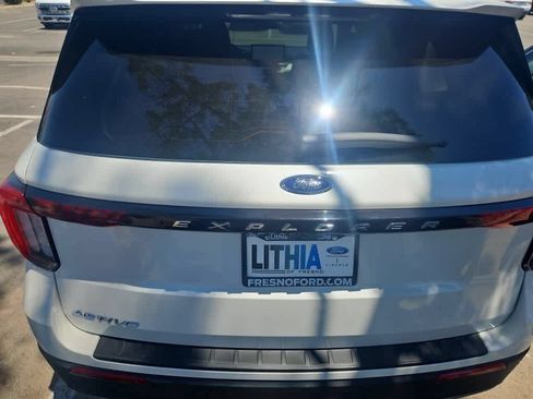 Used 2025 Ford Explorer Active w/ Active Comfort Package RWD image 8