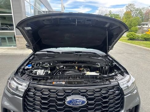 Certified 2025 Ford Explorer ST-Line w/ Premium Package AWD/4WD image 16