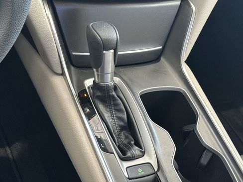 Used 2018 Honda Accord LX image 26