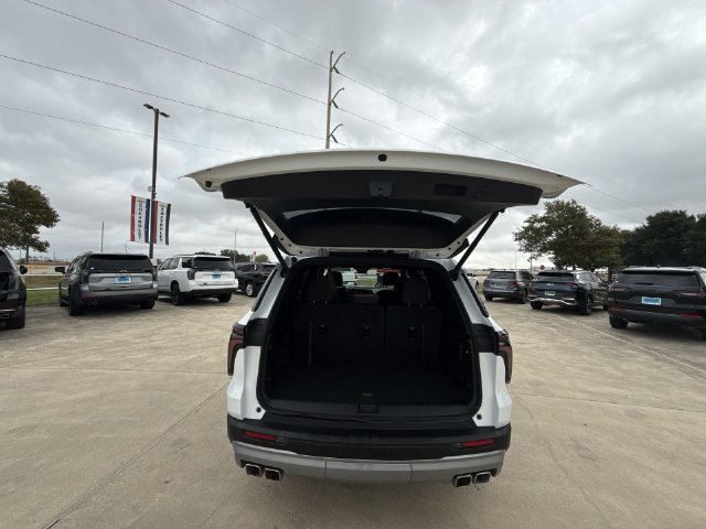 Certified 2026 Chevrolet Traverse LT w/ Driver Confidence Package FWD image 27