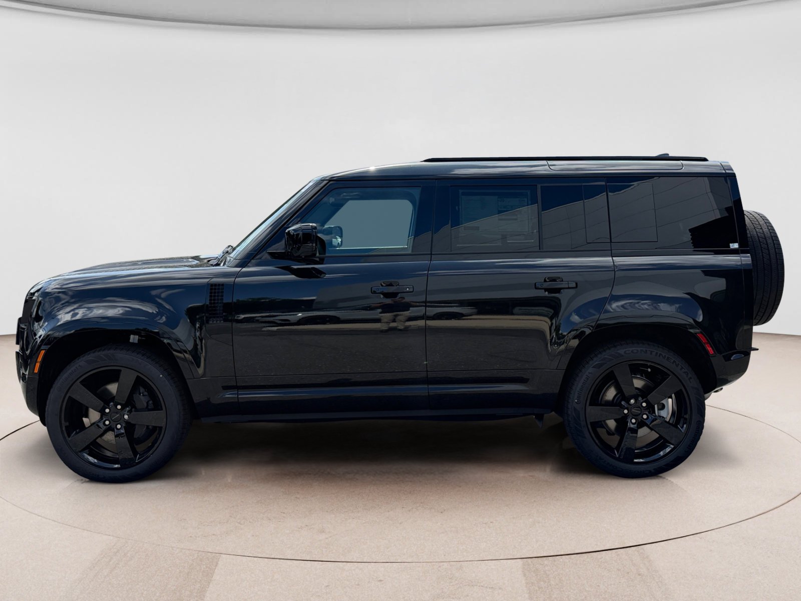 New 2026 Land Rover Defender 110 X-Dynamic SE AWD/4WD image 2