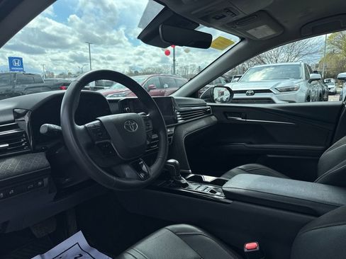 Used 2025 Toyota Camry XLE image 13
