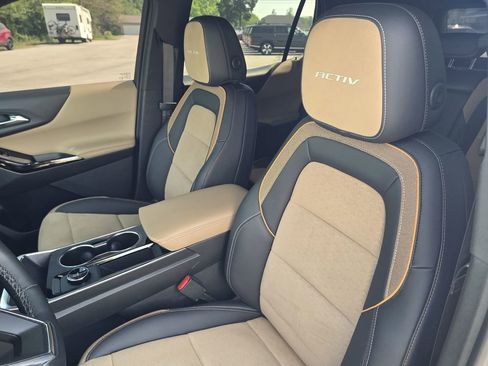 Used 2025 Chevrolet Equinox ACTIV w/ Safety and Technology Package FWD image 12