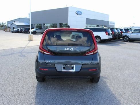 Used 2022 Kia Soul LX w/ Technology Package image 10