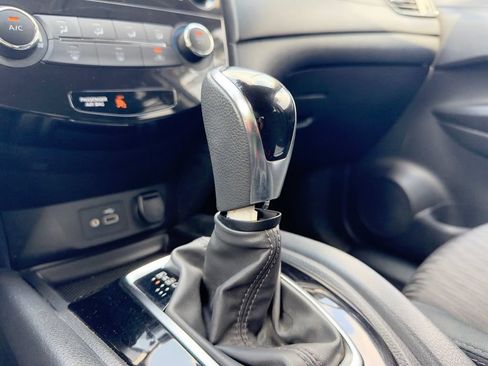 Used 2019 Nissan Rogue S w/ Special Edition Package AWD/4WD image 13