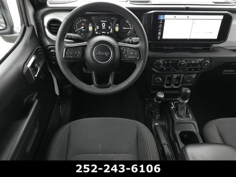 Used 2024 Jeep Wrangler Unlimited w/ Convenience Group AWD/4WD image 11