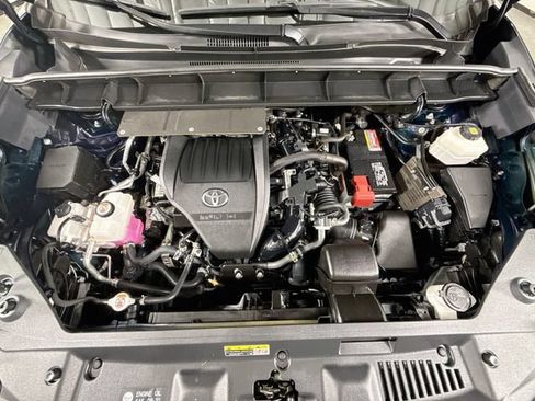 Used 2023 Toyota Highlander Platinum FWD image 31