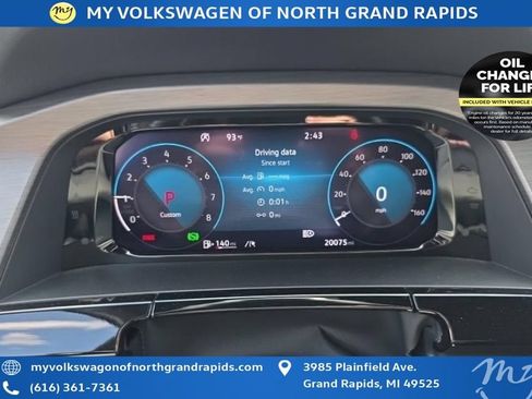 Used 2025 Volkswagen Atlas Cross Sport SE w/ Panoramic Sunroof Package AWD/4WD image 8