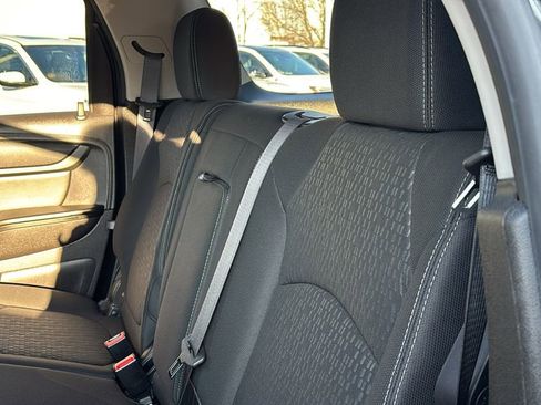 Used 2013 GMC Acadia SLE image 30