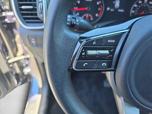 Used 2020 Kia Sportage LX AWD/4WD image 16