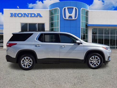 Used 2020 Chevrolet Traverse LT w/ LPO, Floor Liner Package image 2