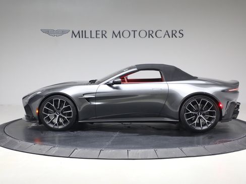 Used 2026 Aston Martin V8 Vantage Roadster image 17