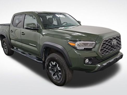 Used 2021 Toyota Tacoma TRD Off-Road w/ TRD Premium Off Road Package AWD/4WD image 3