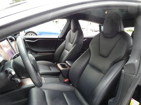 Used 2020 Tesla Model S Long Range Plus image 14