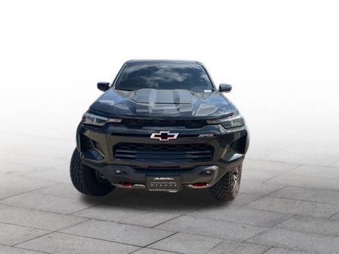 Used 2025 Chevrolet Colorado ZR2 AWD/4WD image 2