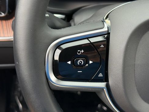 Certified 2023 Volvo XC60 B5 Plus w/ Climate Package AWD/4WD image 22