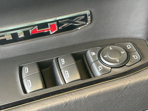 Used 2024 GMC Sierra 1500 AT4X image 13