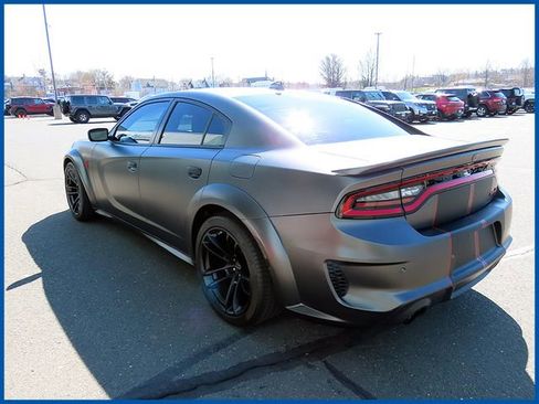 Used 2022 Dodge Charger SRT Hellcat w/ Harman/Kardon Audio Group image 5
