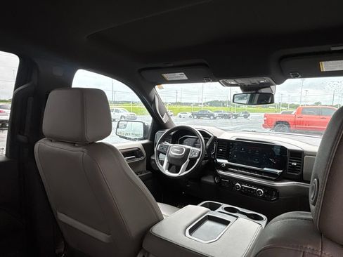 Used 2025 GMC Sierra 1500 SLT AWD/4WD image 33