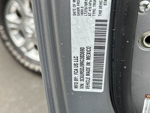 Used 2024 RAM 2500 Big Horn AWD/4WD image 26