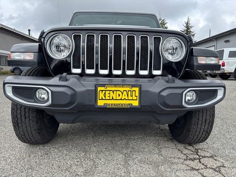 Used 2021 Jeep Wrangler Unlimited Sahara w/ Uconnect 4C Nav & Sound Group AWD/4WD image 30