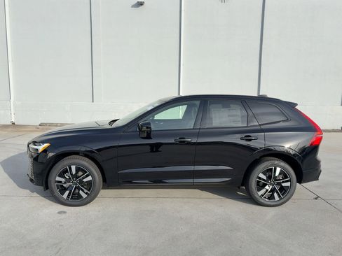Used 2026 Volvo XC60 B5 Plus w/ Climate Package AWD/4WD image 2