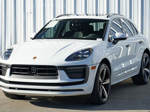 Used 2023 Porsche Macan image 50