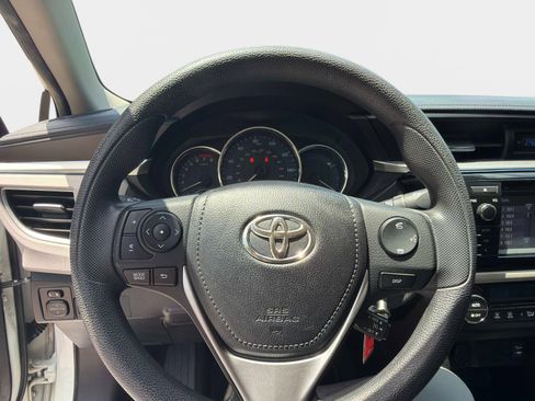 Used 2014 Toyota Corolla LE FWD image 25