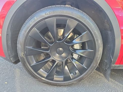 Used 2023 Tesla Model Y Long Range image 3