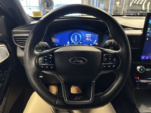 Used 2021 Ford Explorer ST w/ Equipment Group 401A image 9