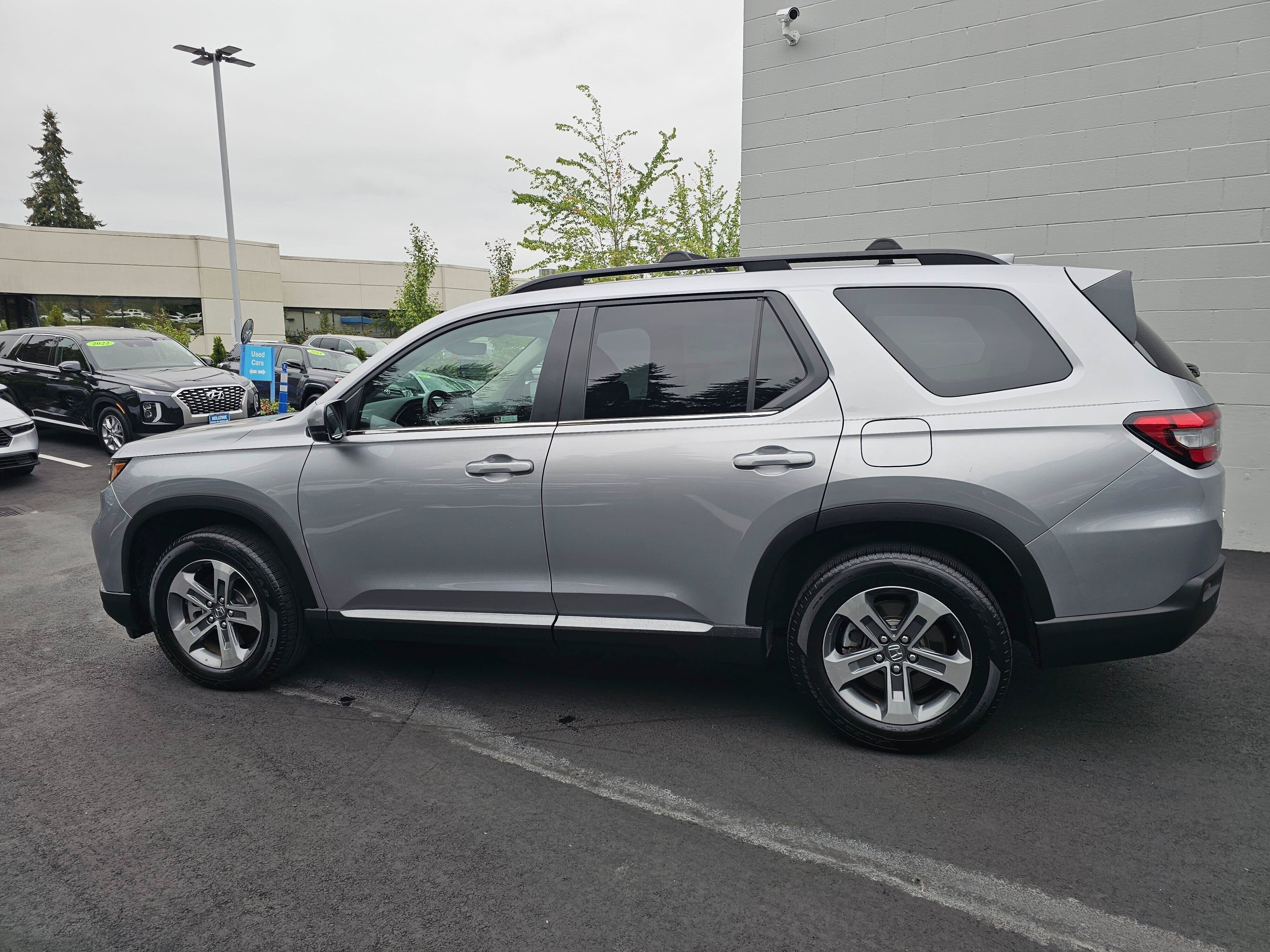 Used 2024 Honda Pilot EX-L image 4