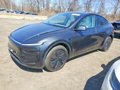Used 2026 Tesla Model Y AWD image 2
