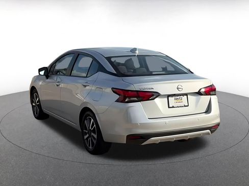 Used 2025 Nissan Versa SV image 11