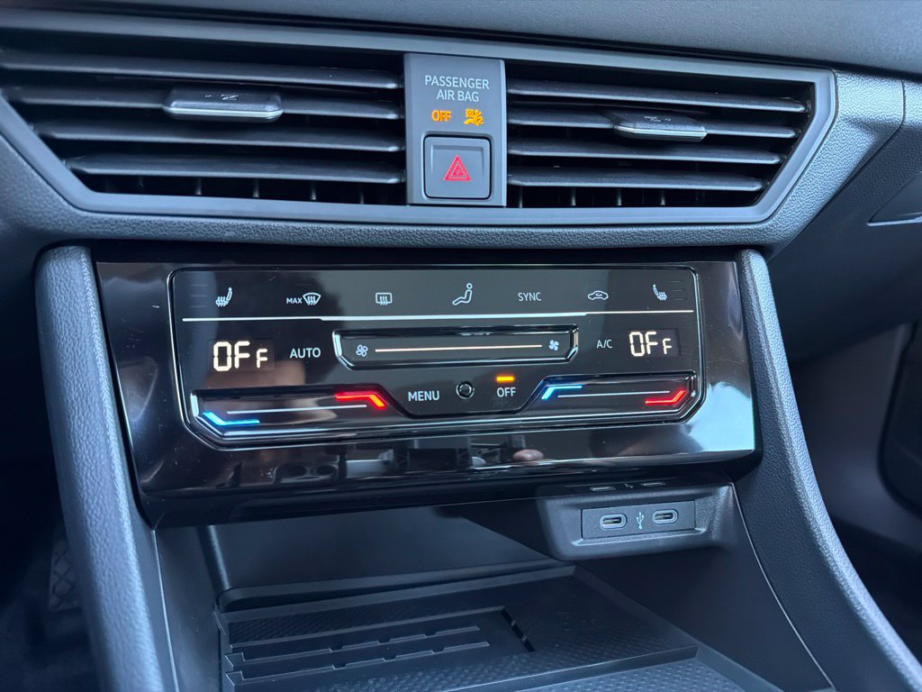 New 2027 Volkswagen Jetta SE FWD image 10