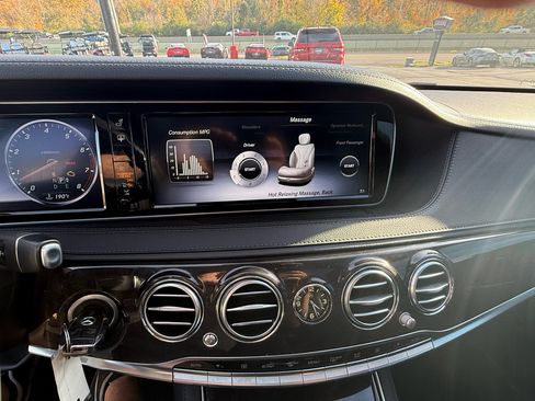Used 2016 Mercedes-Benz S 550 Sedan image 22