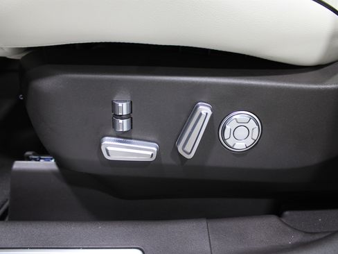 Certified 2024 Lincoln Nautilus Black Label w/ Jet Appearance Package (87T) image 4