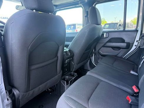 Used 2021 Jeep Wrangler Unlimited Sahara AWD/4WD image 16