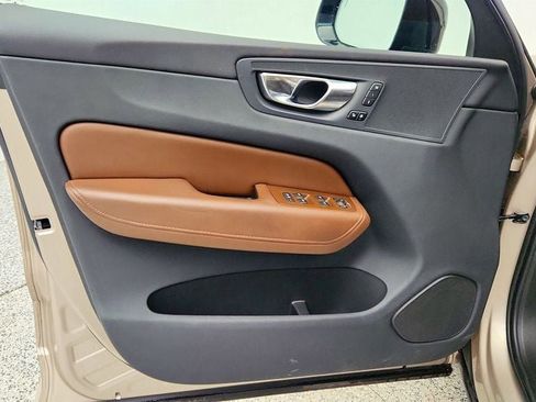 Used 2023 Volvo XC60 B5 Plus w/ Protection Package Premier image 11