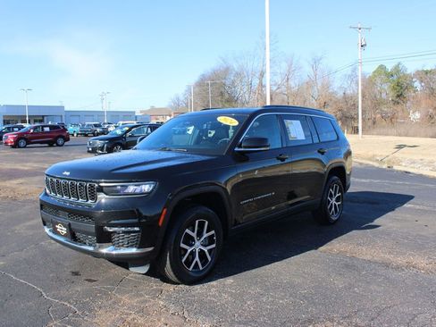 Used 2024 Jeep Grand Cherokee L Limited w/ Luxury Tech Group II image 4
