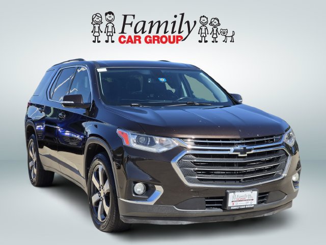Used 2019 Chevrolet Traverse LT w/ LT Premium Package FWD image 2