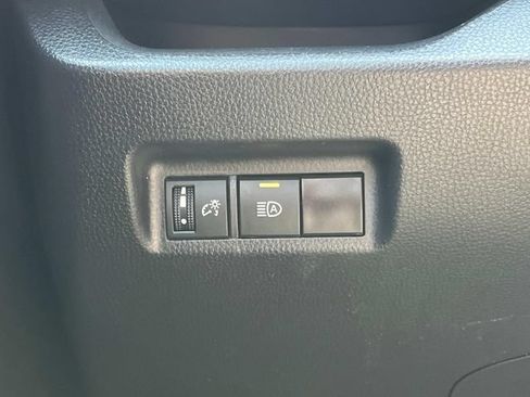 Used 2023 Toyota RAV4 XLE FWD image 38