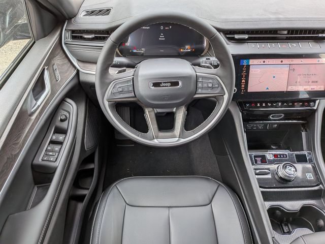 New 2026 Jeep Grand Cherokee Limited w/ Limited Altitude Package AWD/4WD image 15