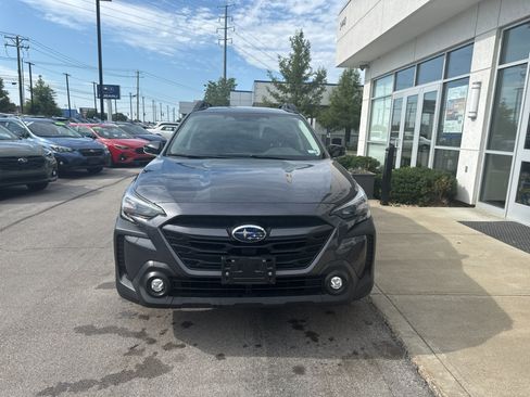 Certified 2025 Subaru Outback Premium AWD/4WD image 8