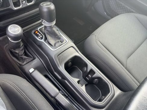 Used 2020 Jeep Wrangler Unlimited Sport S w/ Sun And Sound Package AWD/4WD image 29