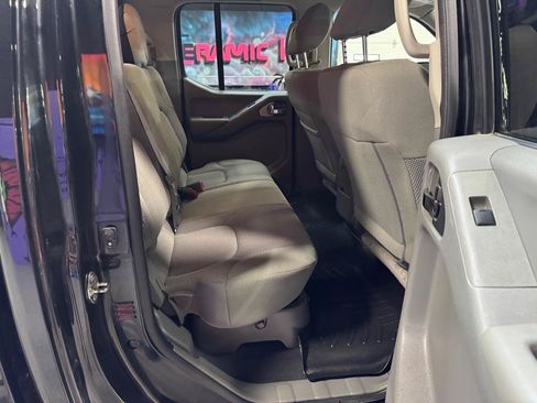 Used 2020 Nissan Frontier SV AWD/4WD image 15