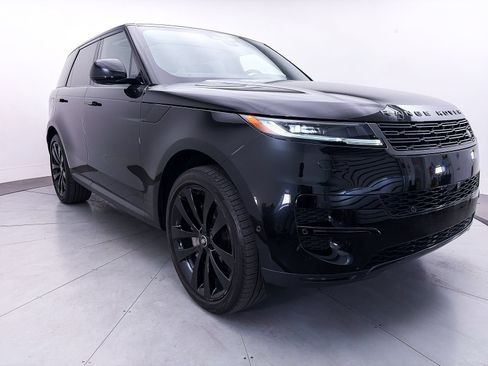 Used 2024 Land Rover Range Rover Sport SE AWD/4WD image 12
