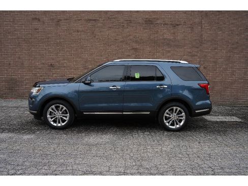 Used 2019 Ford Explorer Limited w/ Ford Safe & Smart Package image 3
